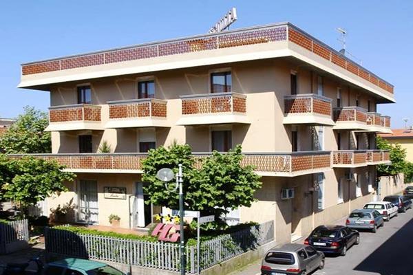 Hotel Giulia Marina di Massa Luaran gambar